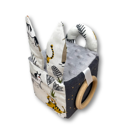 Cube d'activités en tissu Animaux de la savane, éveil bébé
