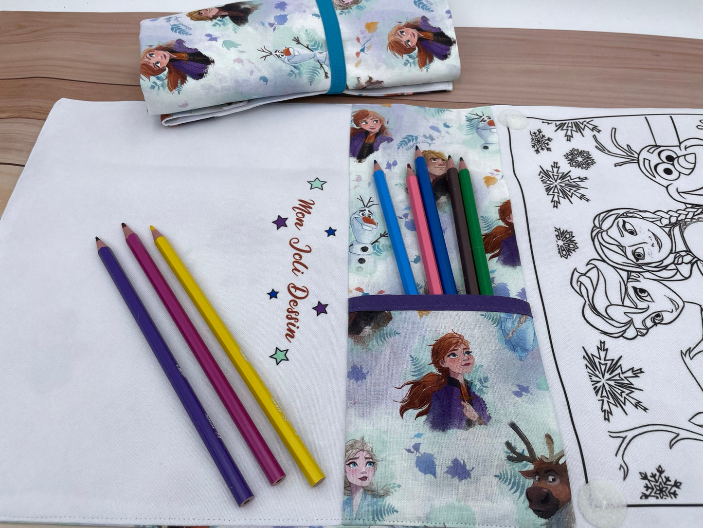 Pochette coloriage et dessin 2 en 1, 100% tissu, lavable et réutilisable thème Reine des neiges